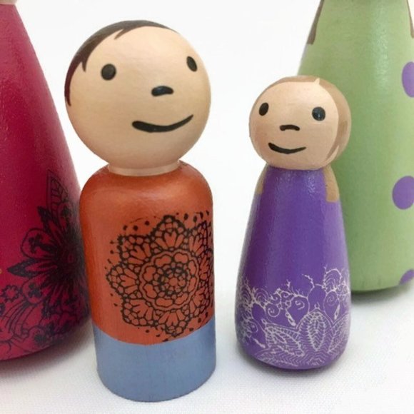 Two Moms Family of Four - Light Skin Tone - Ready - Picture 4 of 5